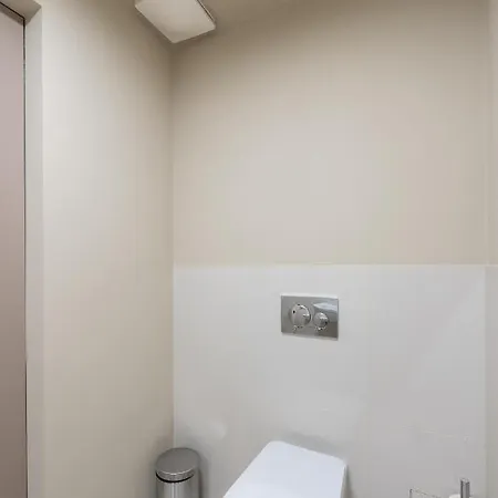 Apartament New Luxury Apt With Ac&parking In The Center Of *