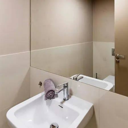 New Luxury Apt With Ac&parking In The Center Of Apartament Praga