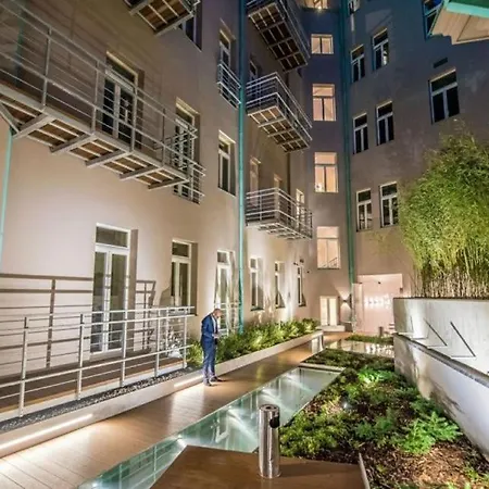 Apartament New Luxury Apt With Ac&parking In The Center Of