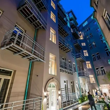 Apartament New Luxury Apt With Ac&parking In The Center Of *
