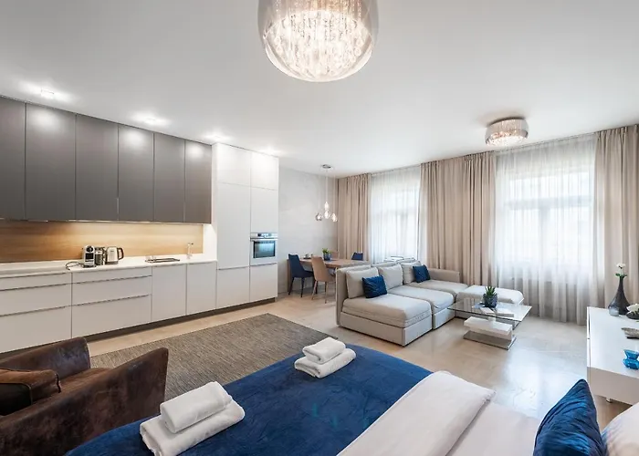 Apartment New Luxury Apt With Ac&parking In The Center Of
