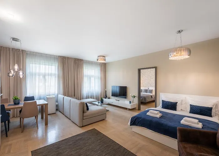 New Luxury Apt With Ac&parking In The Center Of Apartment