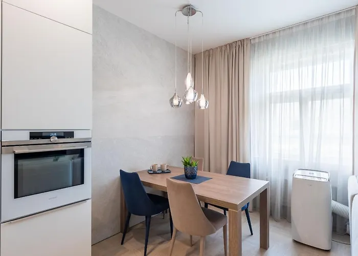 New Luxury Apt With Ac&parking In The Center Of Apartment