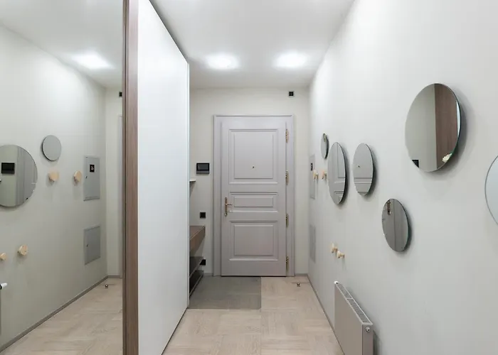 New Luxury Apt With Ac&parking In The Center Of