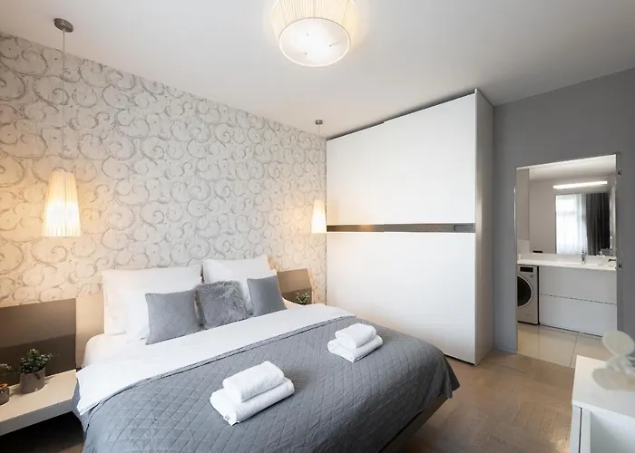 New Luxury Apt With Ac&parking In The Center Of * Prague