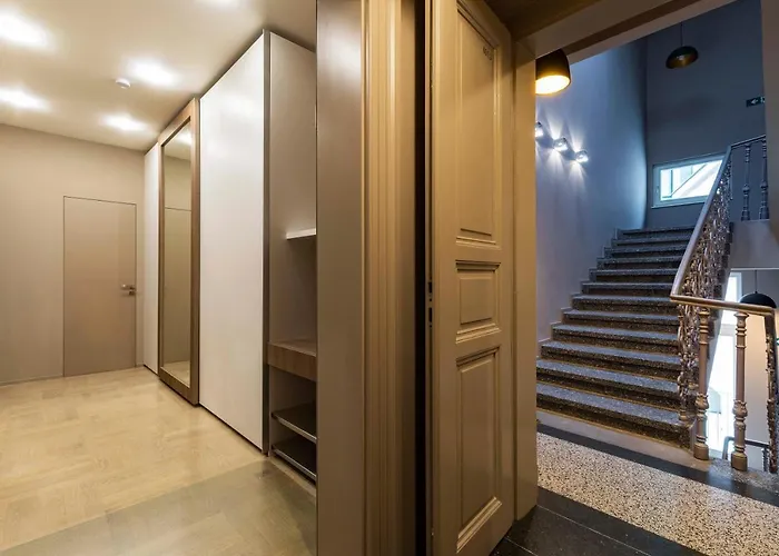 New Luxury Apt With Ac&parking In The Center Of Apartment *