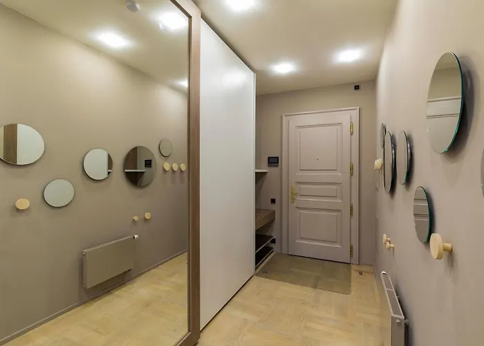 Apartment New Luxury Apt With Ac&parking In The Center Of