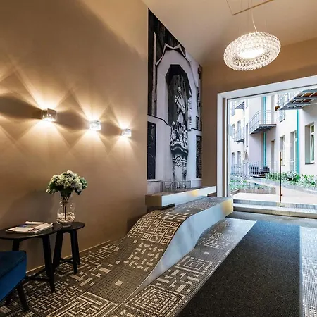 New Luxury Apt With Ac&parking In The Center Of *