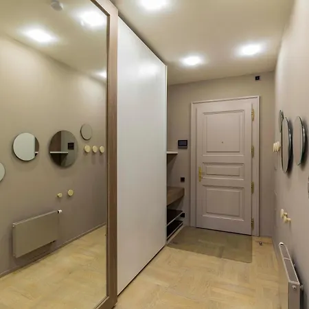 Apartmán New Luxury Apt With Ac&parking In The Center Of